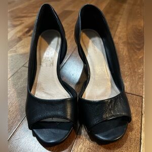 Le Chateau Black Peep-Toe Heels